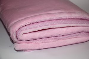  Jemná růžová deka