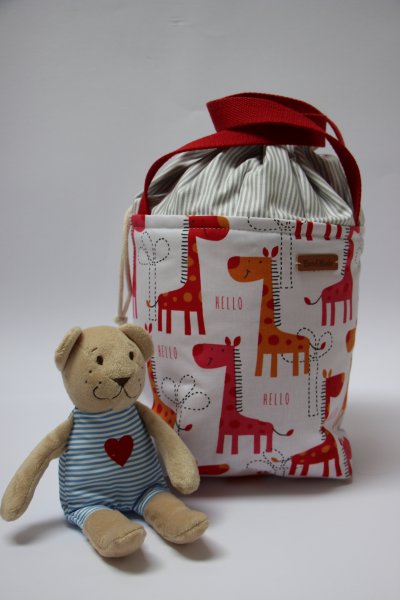 Textilní košík červené žirafy